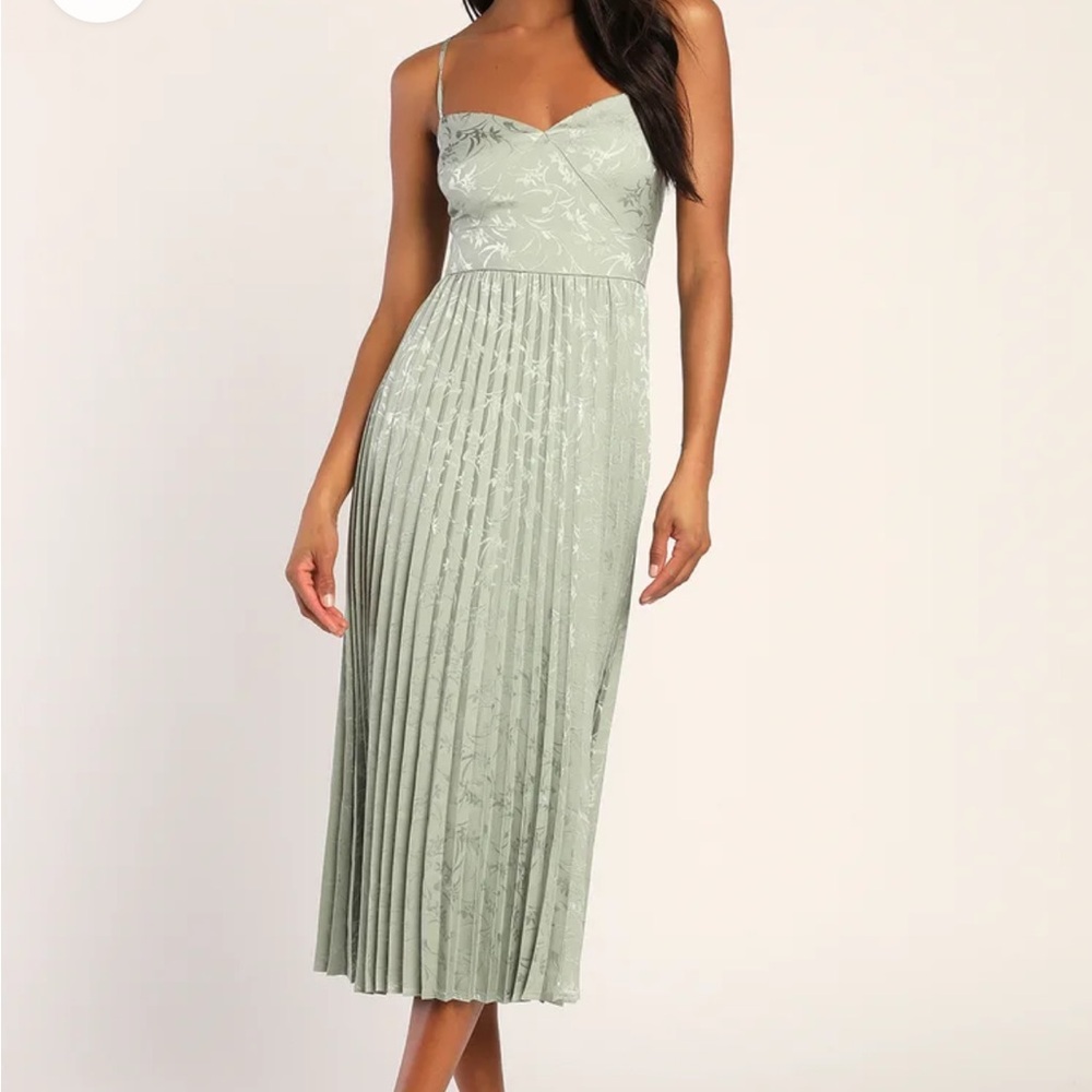 Lulus Sage Floral Jacquard Pleated Satin Midi Dress
